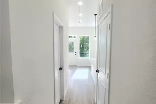 4713 Mallow St, Houston, TX 77033 - Photo 16