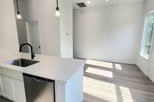 4713 Mallow St, Houston, TX 77033 - Photo 10
