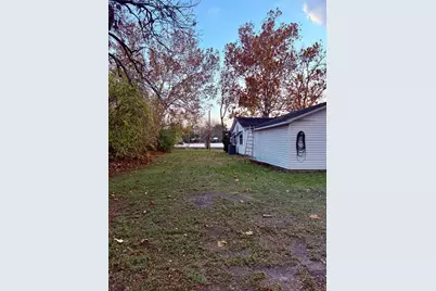 700 E Wallisville Road, Highlands, TX 77562 - Photo 2