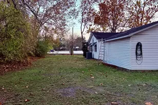 700 E Wallisville Rd, Highlands, TX 77562 - Photo 2