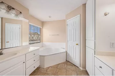 2710 Grants Lake Boulevard #E3, Sugar Land, TX 77479 - Photo 18
