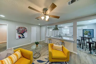 8511 Honeysuckle Street, Highlands, TX 77562 - Photo 14