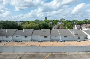 1035 Fountain View Dr, Houston, TX 77057 - Photo 26