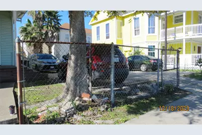 811 28th Street #A, Galveston, TX 77550 - Photo 4