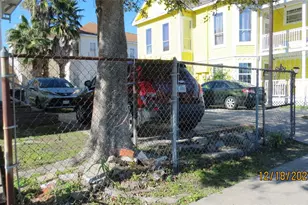 811 28th St, Galveston, TX 77550 - Photo 4