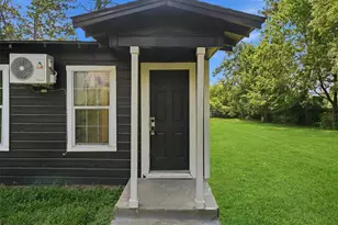 8030 Record St, Houston, TX 77028 - Photo 2