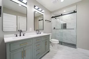 5123 Willow Glen Dr, Houston, TX 77033 - Photo 22