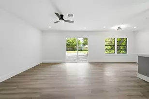 5123 Willow Glen Dr, Houston, TX 77033 - Photo 8