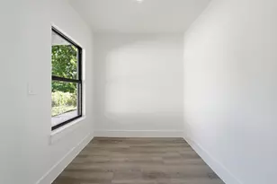 5123 Willow Glen Dr, Houston, TX 77033 - Photo 6
