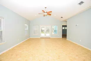 2711 Lakeview Dr, Rockport, TX 78382 - Photo 12
