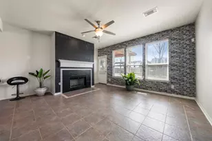2990 Creek Falls Ct, Pearland, TX 77581 - Photo 4