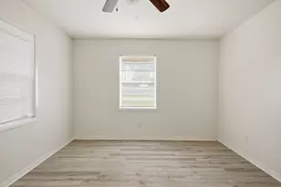 903 S Dula St, Alvin, TX 77511 - Photo 22