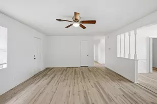 903 S Dula St, Alvin, TX 77511 - Photo 10
