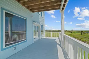 11202 Reagor Way, Galveston, TX 77554 - Photo 4