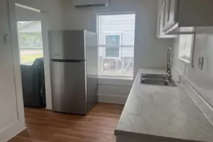 718 W 4th St, Freeport, TX 77541 - Photo 2