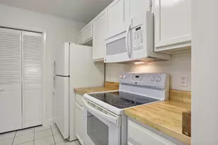 28 Sawmill Grove Ln, The Woodlands, TX 77380 - Photo 14