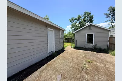 323 Seagrove Street, Shoreacres, TX 77571 - Photo 4