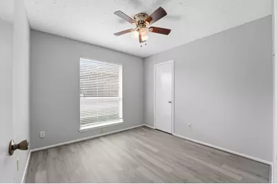 7011 Lost Thicket Drive, Houston, TX 77085 - Photo 12