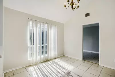12410 Sungate Lane, Houston, TX 77071 - Photo 6