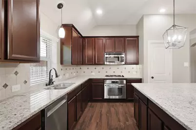 1215 Jake Springs Court, Spring, TX 77386 - Photo 8