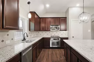 1215 Jake Springs Court, Spring, TX 77386 - Photo 8