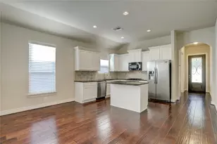 606 Sabinal St, Webster, TX 77598 - Photo 6