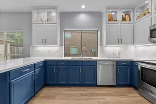 2026 Pembroke Bay Dr, League City, TX 77573 - Photo 18