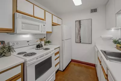 517 Southwest Parkway #103, College Station, TX 77840 - Photo 10