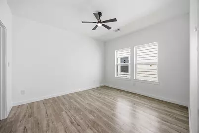 7502 Laura Koppe Road #A/B, Houston, TX 77028 - Photo 16