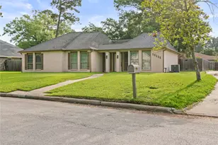 16126 Spinnaker Dr, Crosby, TX 77532 - Photo 2