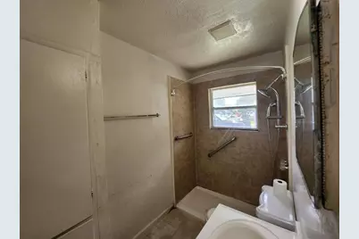 5535 Flamingo Drive, Houston, TX 77033 - Photo 6