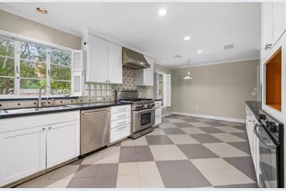 3867 Olympia Drive, Houston, TX 77019 - Photo 12