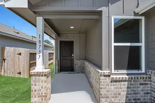 18737 Loom dr, Conroe, TX 77306 - Photo 2
