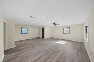 725 Lafayette St, Hempstead, TX 77445 - Photo 8