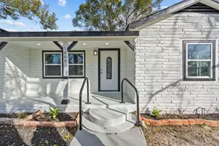 7009 Oleander Dr, Hitchcock, TX 77563 - Photo 1