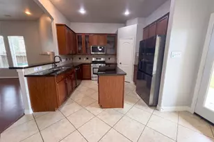 9411 Silver Ridge Dr, Rosharon, TX 77583 - Photo 2