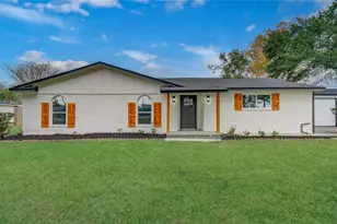 12011 Cherry Point Dr, Mont Belvieu, TX 77535 - Photo 2