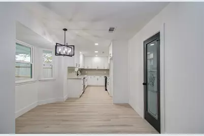 12011 Cherry Point Drive, Mont Belvieu, TX 77535 - Photo 14