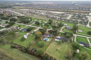 12011 Cherry Point Dr, Mont Belvieu, TX 77535 - Photo 32