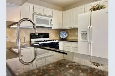 2711 Grants Lake Boulevard #51, Sugar Land, TX 77479 - Photo 18