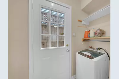 2109 Nantucket Drive, Houston, TX 77057 - Photo 10