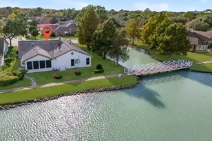 2919 N Peach Hollow Cir, Pearland, TX 77584 - Photo 2