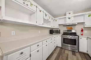 206 S Mattson St, West Columbia, TX 77486 - Photo 18