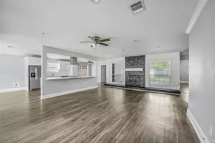 810 Maranon Ln, Houston, TX 77090 - Photo 6