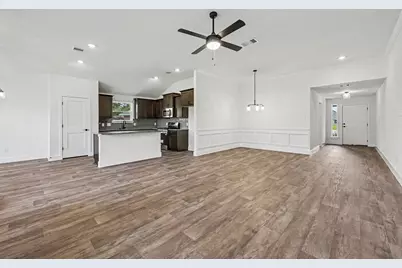 8 Keystone Court, Angleton, TX 77515 - Photo 12