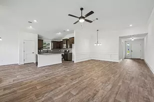 8 Keystone Ct, Angleton, TX 77515 - Photo 12