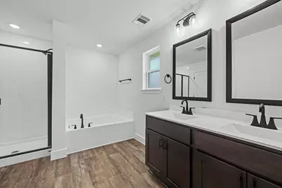8 Keystone Court, Angleton, TX 77515 - Photo 22