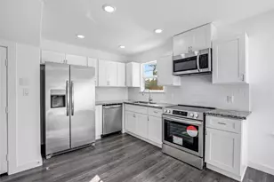 5719 Polly A/B St, Houston, TX 77016 - Photo 4