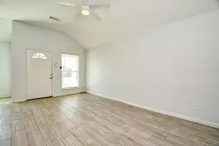 6747 England St, Houston, TX 77021 - Photo 8
