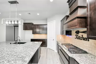 4914 Thunder Creek Lane, Sugar Land, TX 77479 - Photo 6